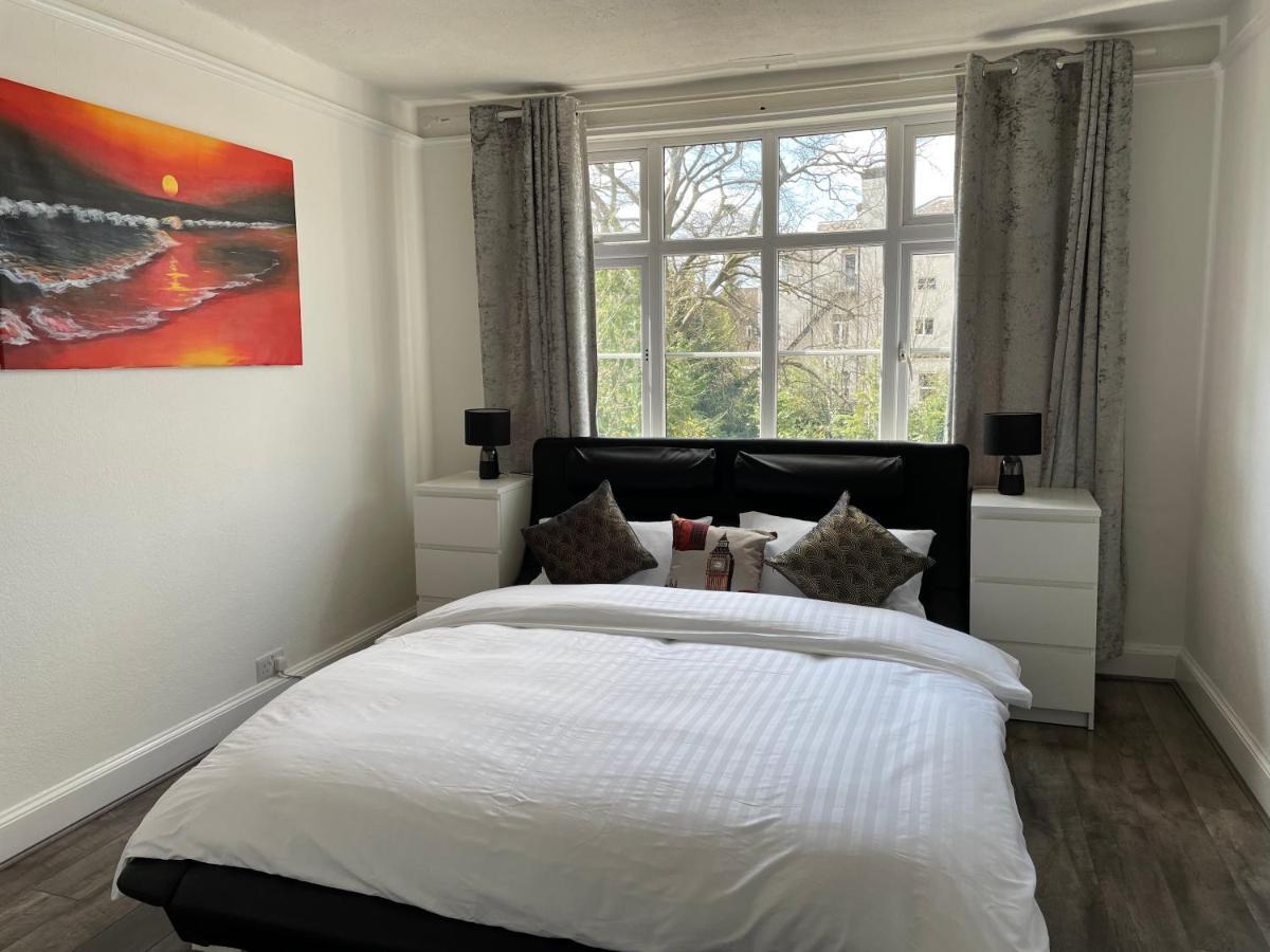 Bright And Spacious 2 Bedroom Apartment ซัตทอน ภายนอก รูปภาพ