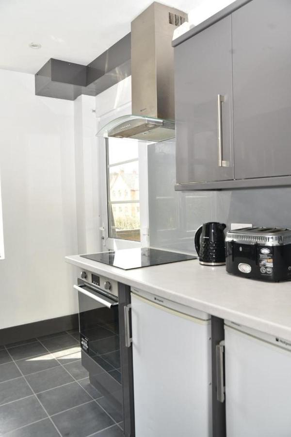 Bright And Spacious 2 Bedroom Apartment ซัตทอน ภายนอก รูปภาพ