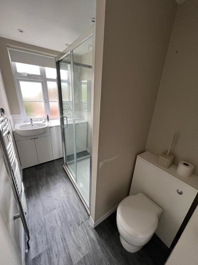Bright And Spacious 2 Bedroom Apartment ซัตทอน ภายนอก รูปภาพ